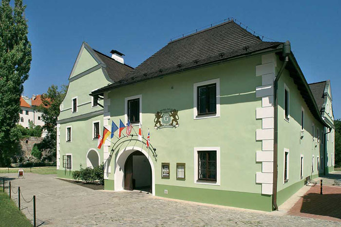 Gold Hotel